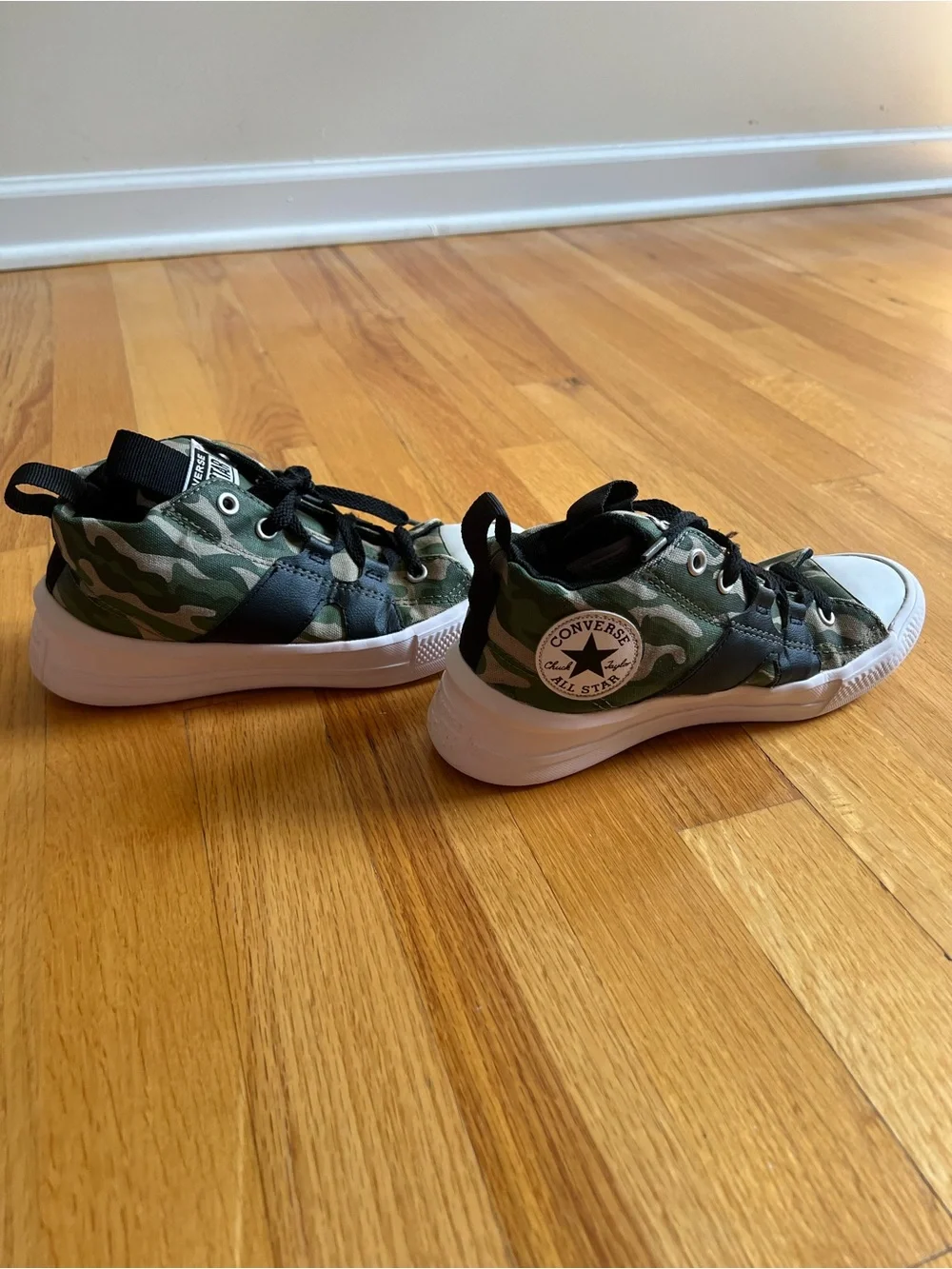 Converse Kids Camouflage High-Top Sneakers - Green/Black/Tan size 2